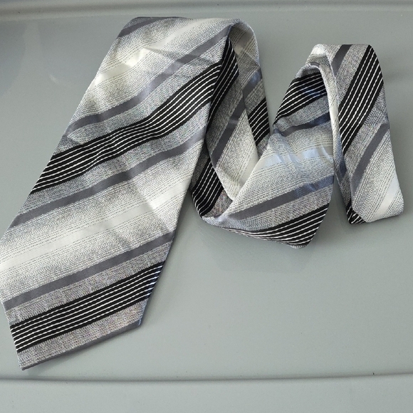 (J28) Black and Gray Striped Men's Tie - Picture 1 of 4